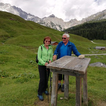 Frieda & Rudi bei einer Almwanderung